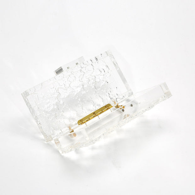 A Transparent Clutch