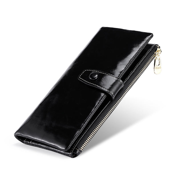 A Leather Oil Wax Wallet